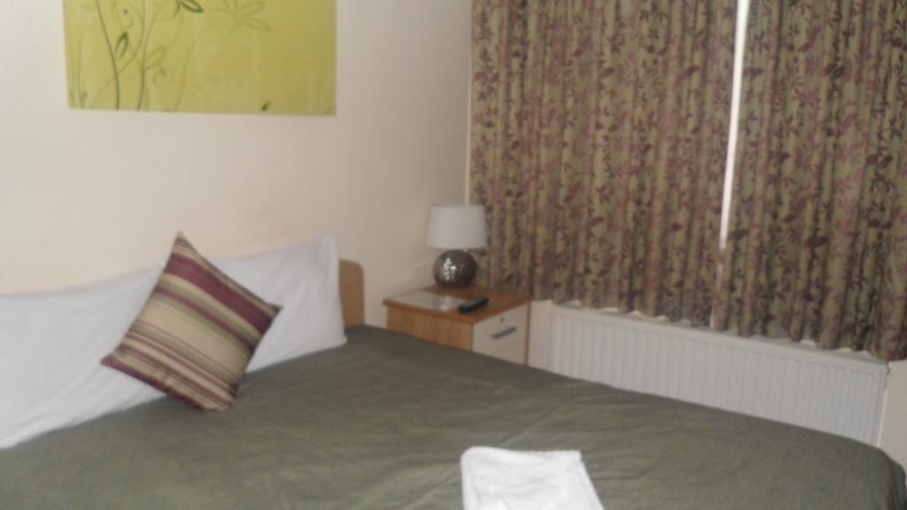 Montrose Guest House Romford Eksteriør billede