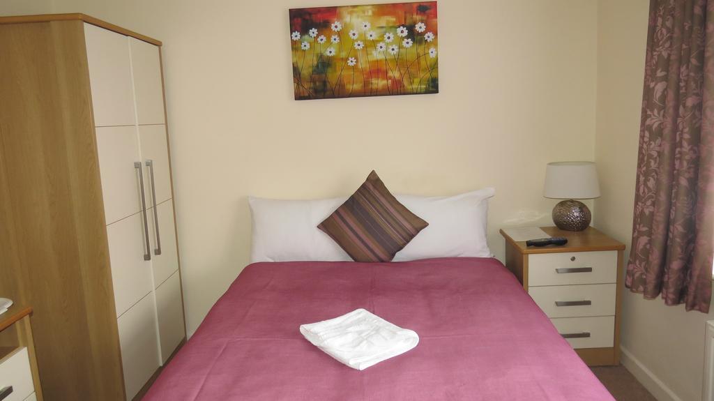 Montrose Guest House Romford Eksteriør billede