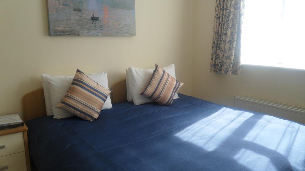 Montrose Guest House Romford Eksteriør billede