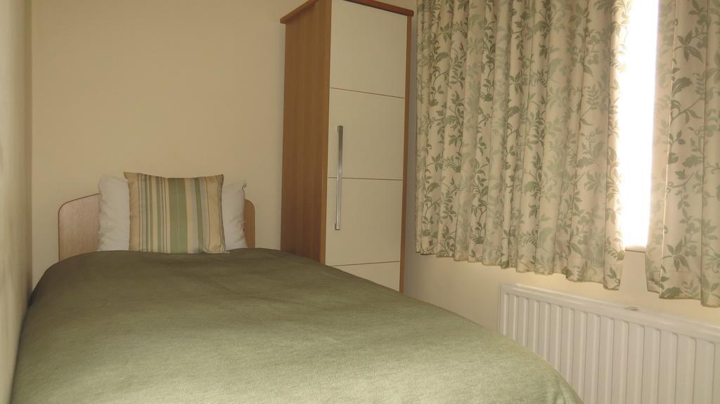Montrose Guest House Romford Eksteriør billede