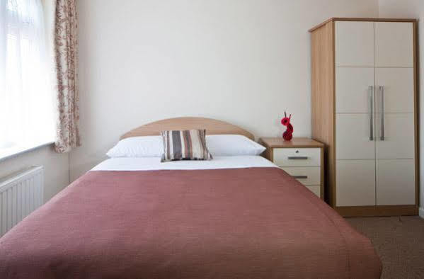 Montrose Guest House Romford Eksteriør billede